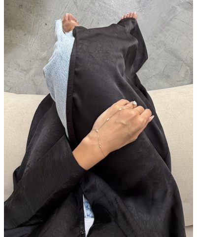 عباية 00468 صيفية بخامة حرير مغسول تركي بقصة نص كلوش