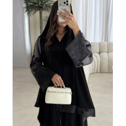 عباية 00477 صيفية باللون الأسود بأكمام مطرزة بالأسود 