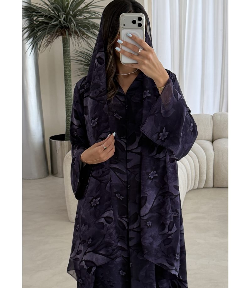 عباية رقم 00481 باللون الموف الغامق بقصة ربع كلوش