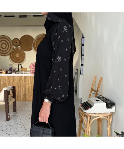 عباية 00177 عباية اسود بكم مشجر مع مطاط