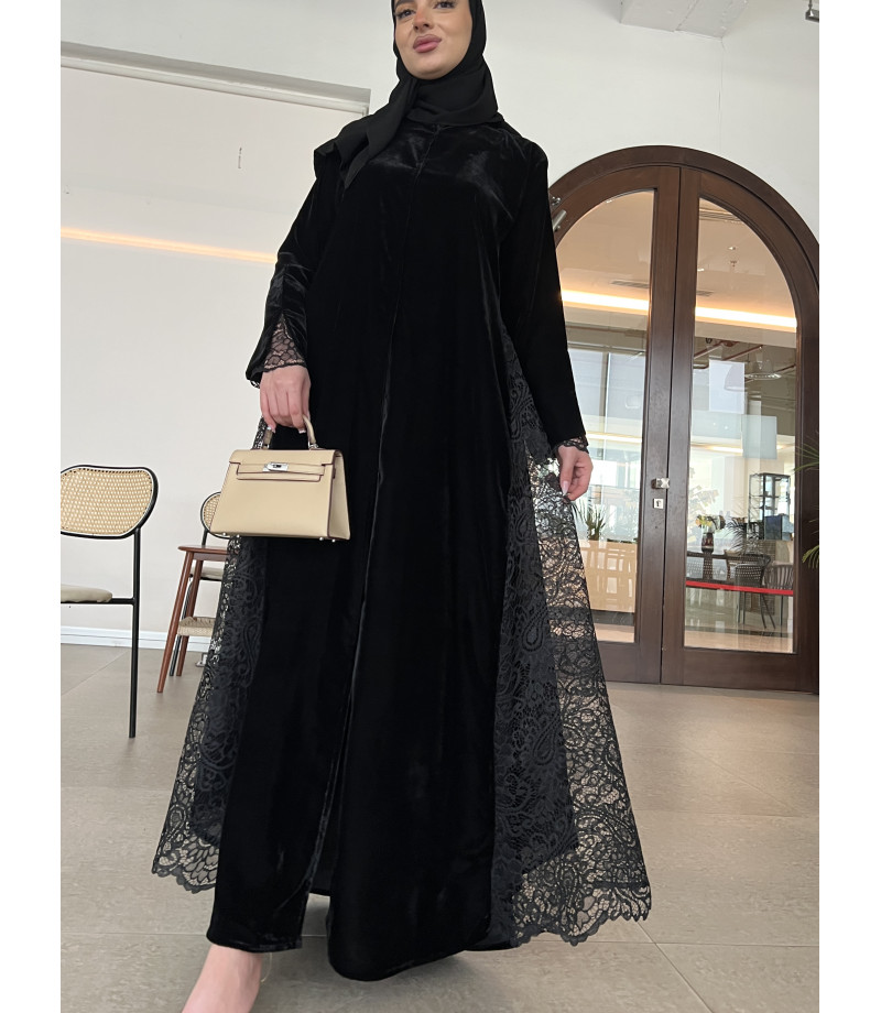 عباية 00393 مخمل مع تدخيلة الدانتيل الأسود