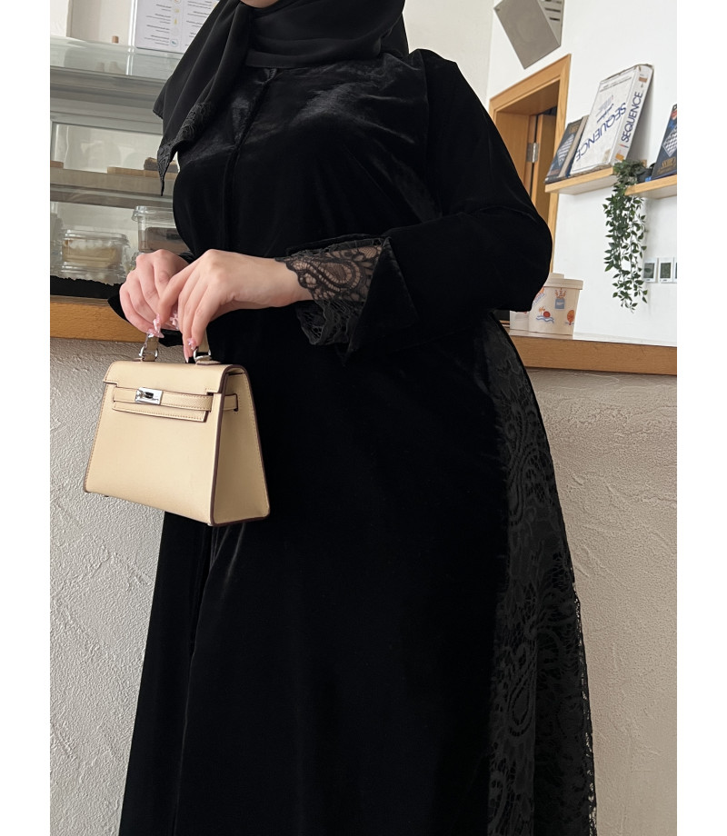 عباية 00393 مخمل مع تدخيلة الدانتيل الأسود