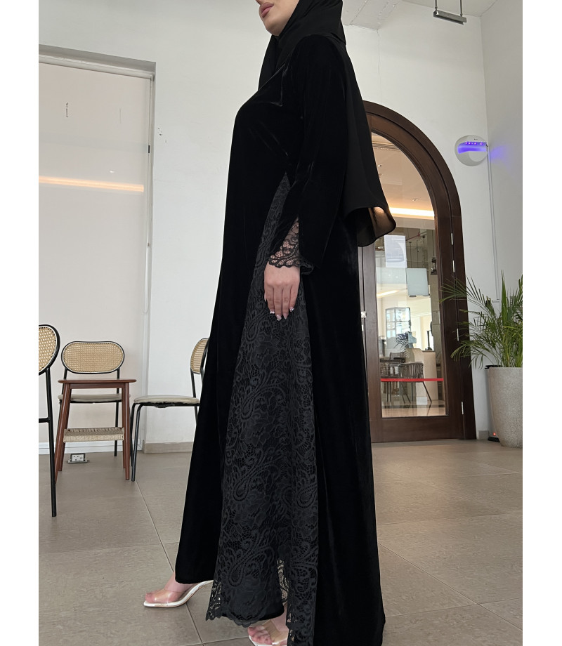 عباية 00393 مخمل مع تدخيلة الدانتيل الأسود