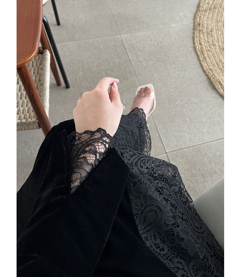 عباية 00393 مخمل مع تدخيلة الدانتيل الأسود
