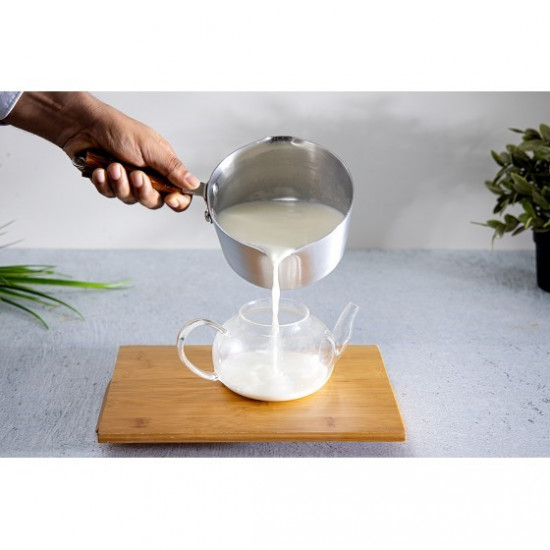 وعاء حليب من الألومنيوم مقاس 6 بوصات بمقبض خشبي وعاء حليب من الألومنيوم مقاس 6 بوصات بمقبض خشبي