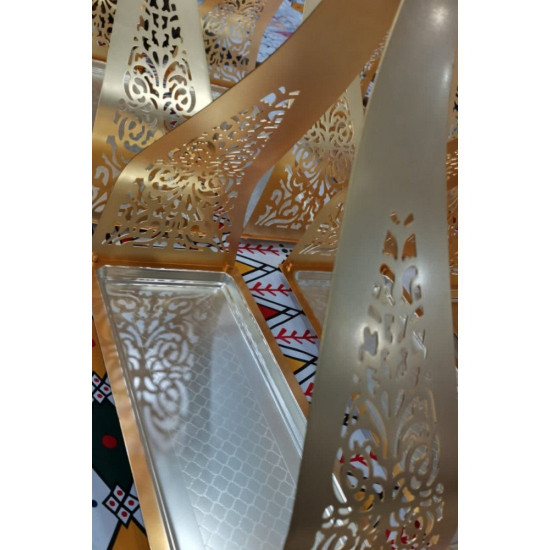 صينية تقديم فخمة للضيافة باللون الذهبي والفضي