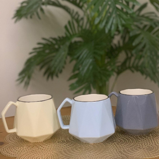 كوب قهوة سيراميك بثلاث الوان مختلفة