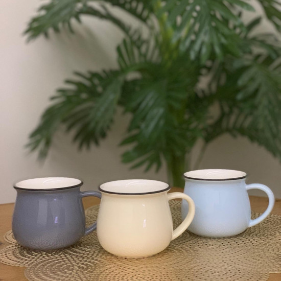 كوب قهوة سراميك بثلاث الوان مختلفة