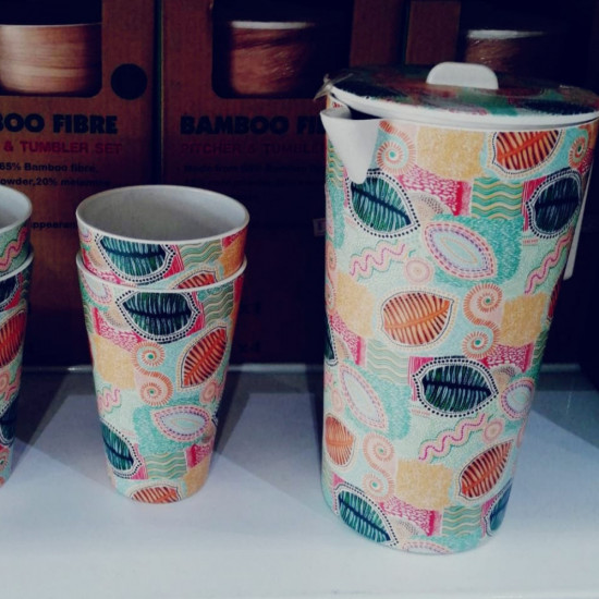 جيك مع 4 كاسات