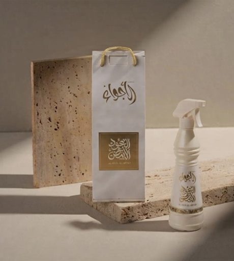 معطر العود الأبيض | زعفران و أخشاب ومسك ٥٠٠ مل