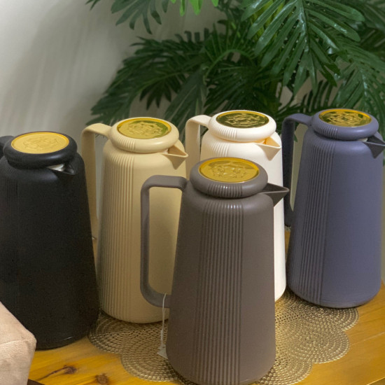 ثلاجة بخمسة الوان