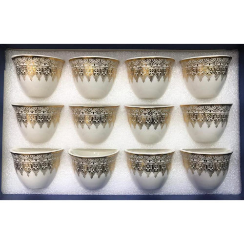 طقم فناجيل قهوة باللون الابيض مزينة بزخارف باللون الذهبي طقم فناجيل قهوة باللون الابيض مزينة بزخارف باللون الذهبي