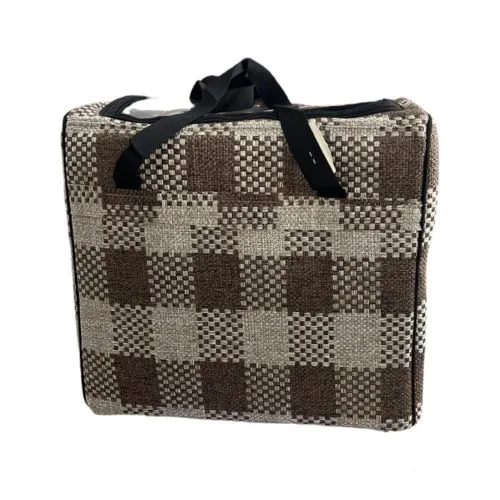 شنطة ترامس قماشية بنقوش مربعات باللون البني شنطة ترامس قماشية بنقوش مربعات باللون البني