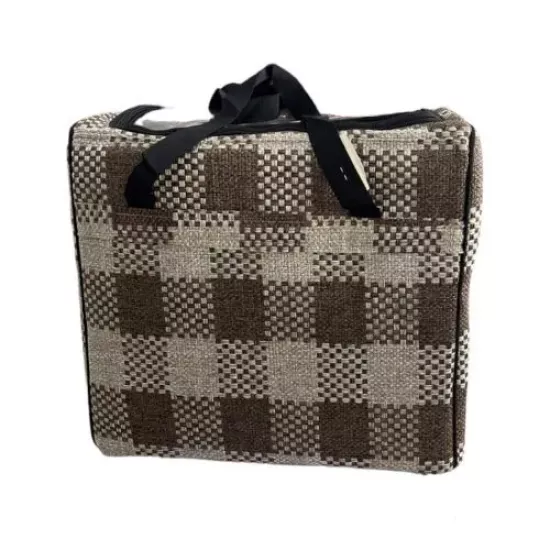 شنطة ترامس قماشية بنقوش مربعات باللون البني 