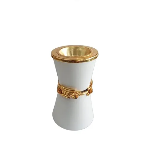 مبخرة أنيقة وصغيرة باللون الأبيض والذهبي مبخرة أنيقة وصغيرة باللون الأبيض والذهبي