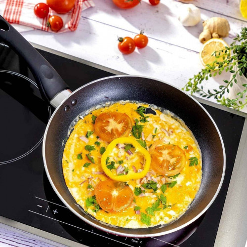 مقلاة من رويال فورد 26 سم غير لاصقة بمقبض مريح مقلاة من رويال فورد 26 سم غير لاصقة بمقبض مريح