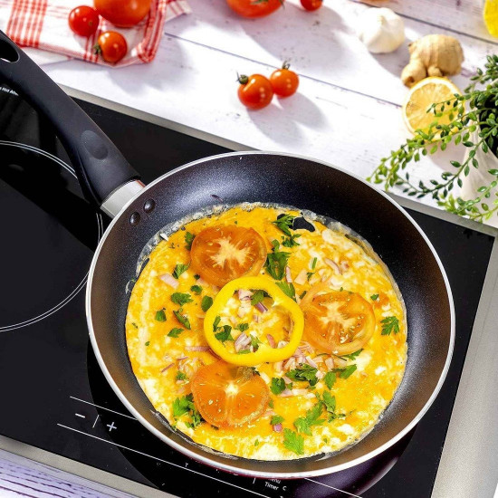 مقلاة من رويال فورد 28 سم غير لاصقة بمقبض مريح مقلاة من رويال فورد 28 سم غير لاصقة بمقبض مريح