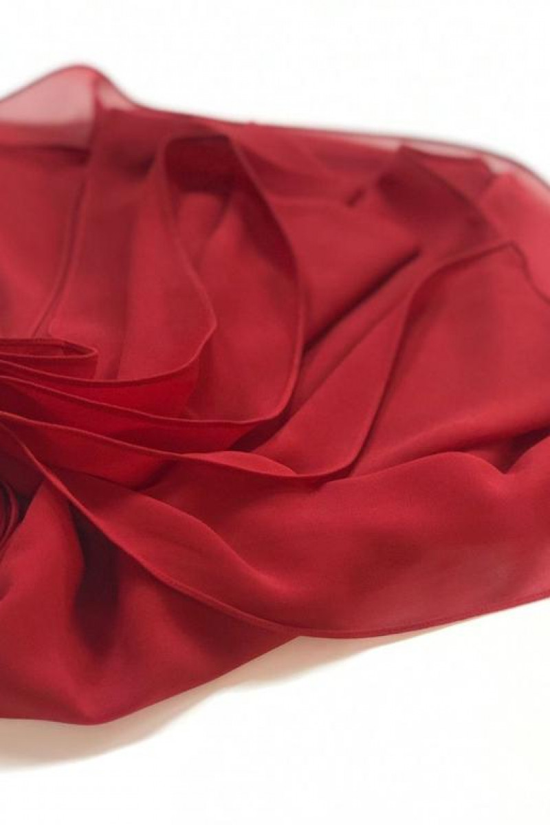 سكارف أحمر 050