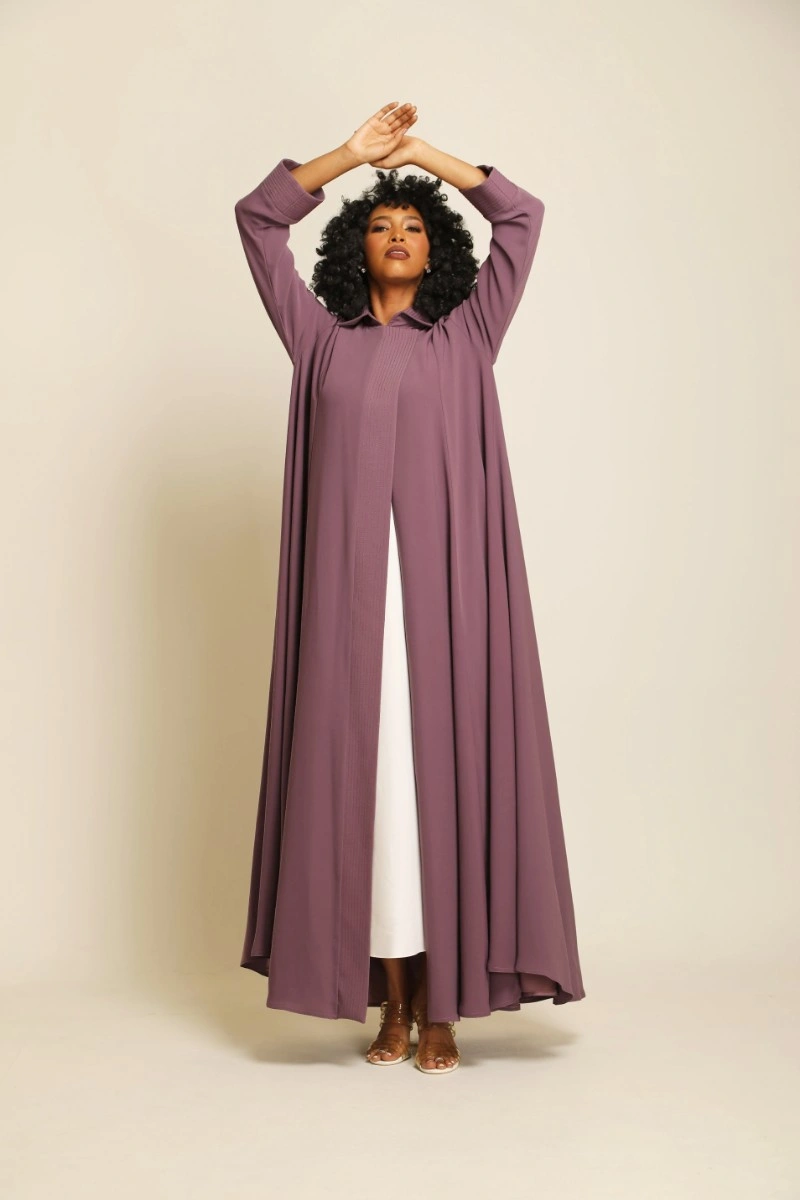 عباية كريب ناعم لون موڤ داكن 083 عباية كريب ناعم لون موڤ داكن 083