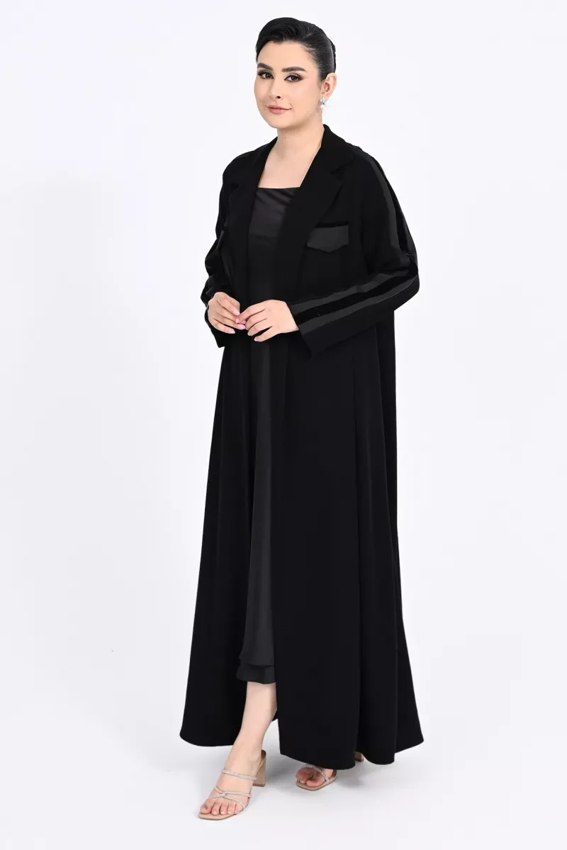 عباية كريب أسود مع جاكار 01012 عباية كريب أسود مع جاكار 01012
