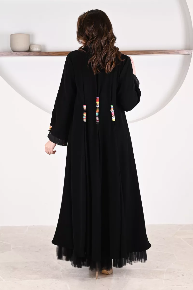 عباية 01045 عباية بليزر بقصّة فضفاضة من الكريب مع ياقة جاكار 