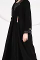 عباية 01045 عباية بليزر بقصّة فضفاضة من الكريب مع ياقة جاكار 