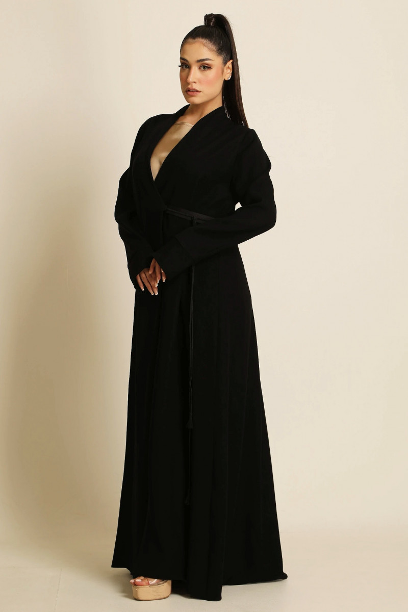 عباية كريب ناعم 059 عباية كريب ناعم 059