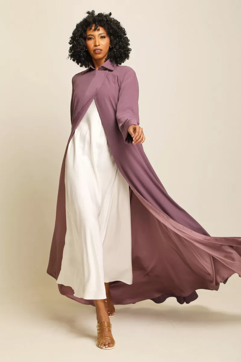 عباية كريب ناعم لون موڤ داكن 083