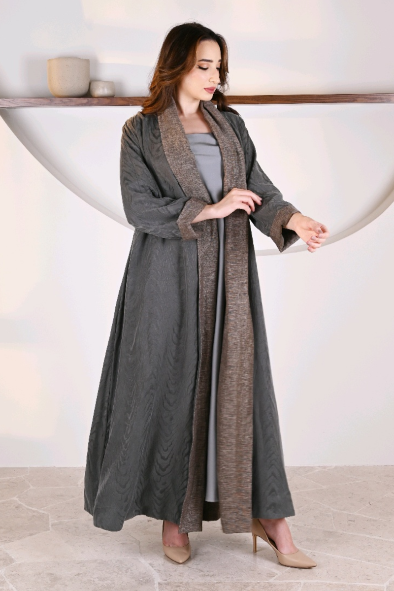 عباية 01052 عباية قابلة للعكس حرير منقوش عباية 01052 عباية قابلة للعكس حرير منقوش