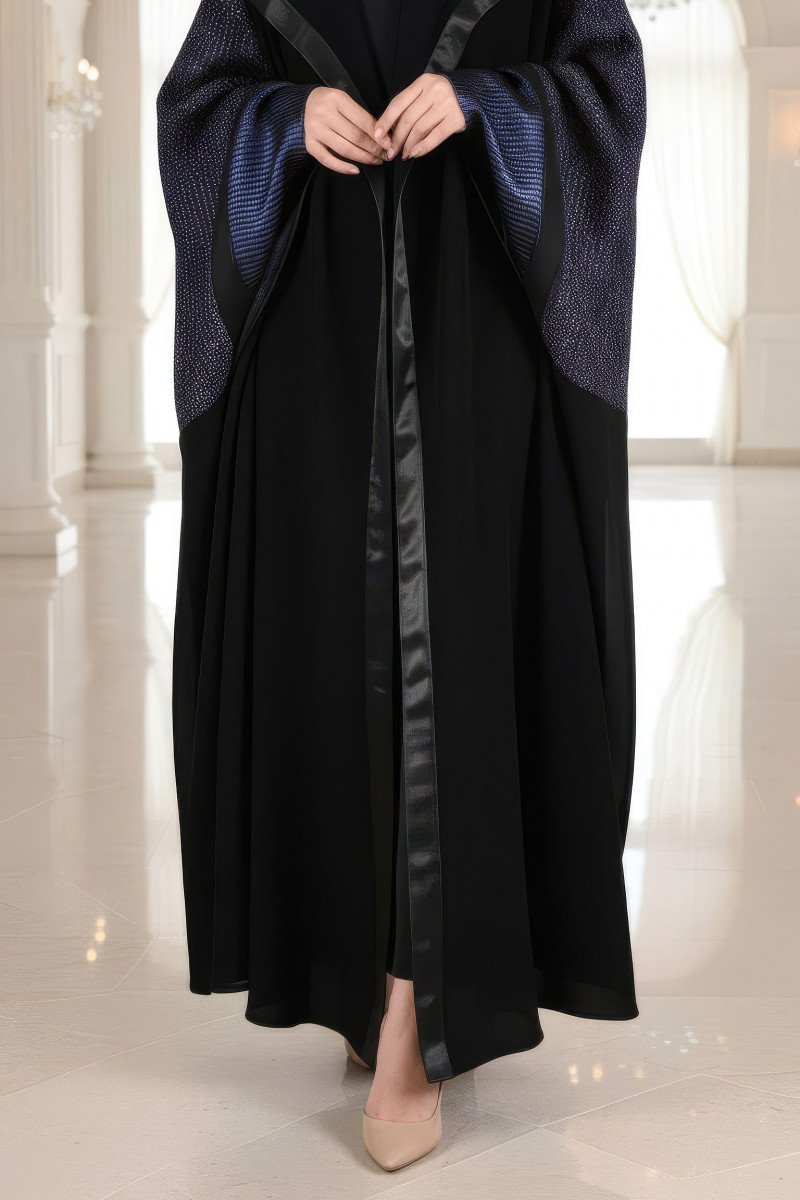 عباية 01050 كريب أسود غني الملمس مع جاكار