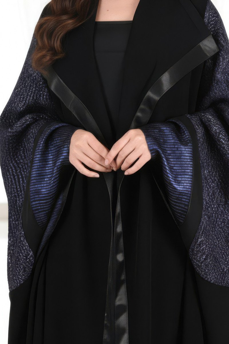 عباية 01050 كريب أسود غني الملمس مع جاكار