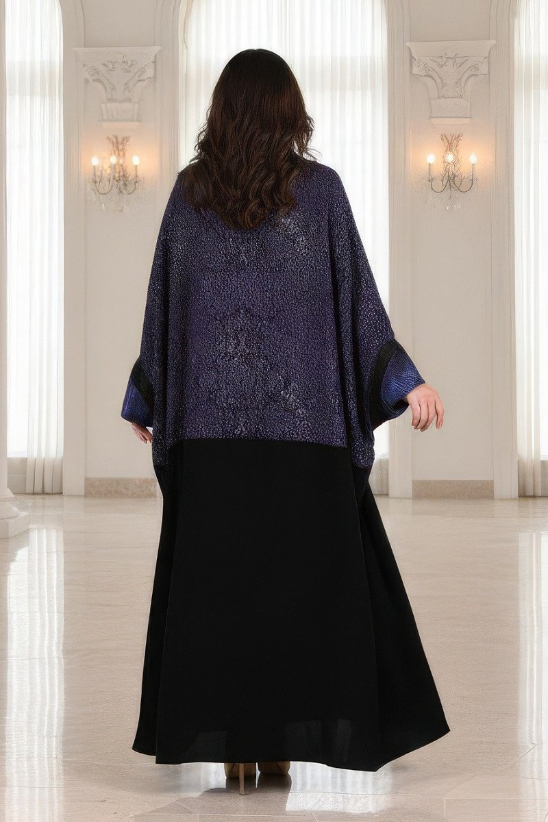 عباية 01050 كريب أسود غني الملمس مع جاكار