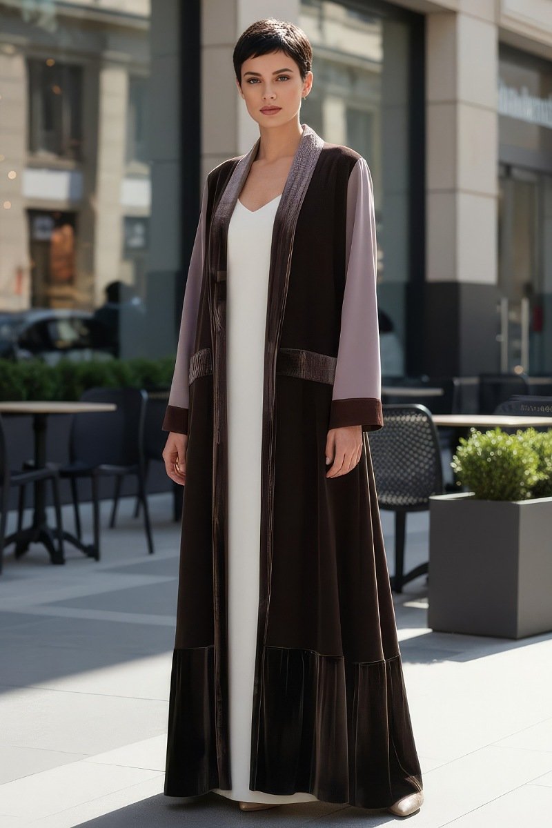 عباية 01039 كريب مع مخمل و حواف برونزية عباية 01039 كريب مع مخمل و حواف برونزية