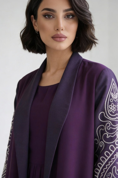 عباية 01049 عباية بليزر من الكريب الأرجواني مع أورجانزا