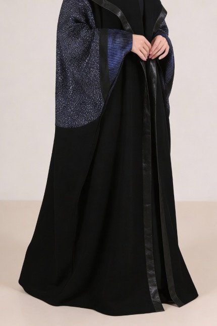 عباية 01050 كريب أسود غني الملمس مع جاكار