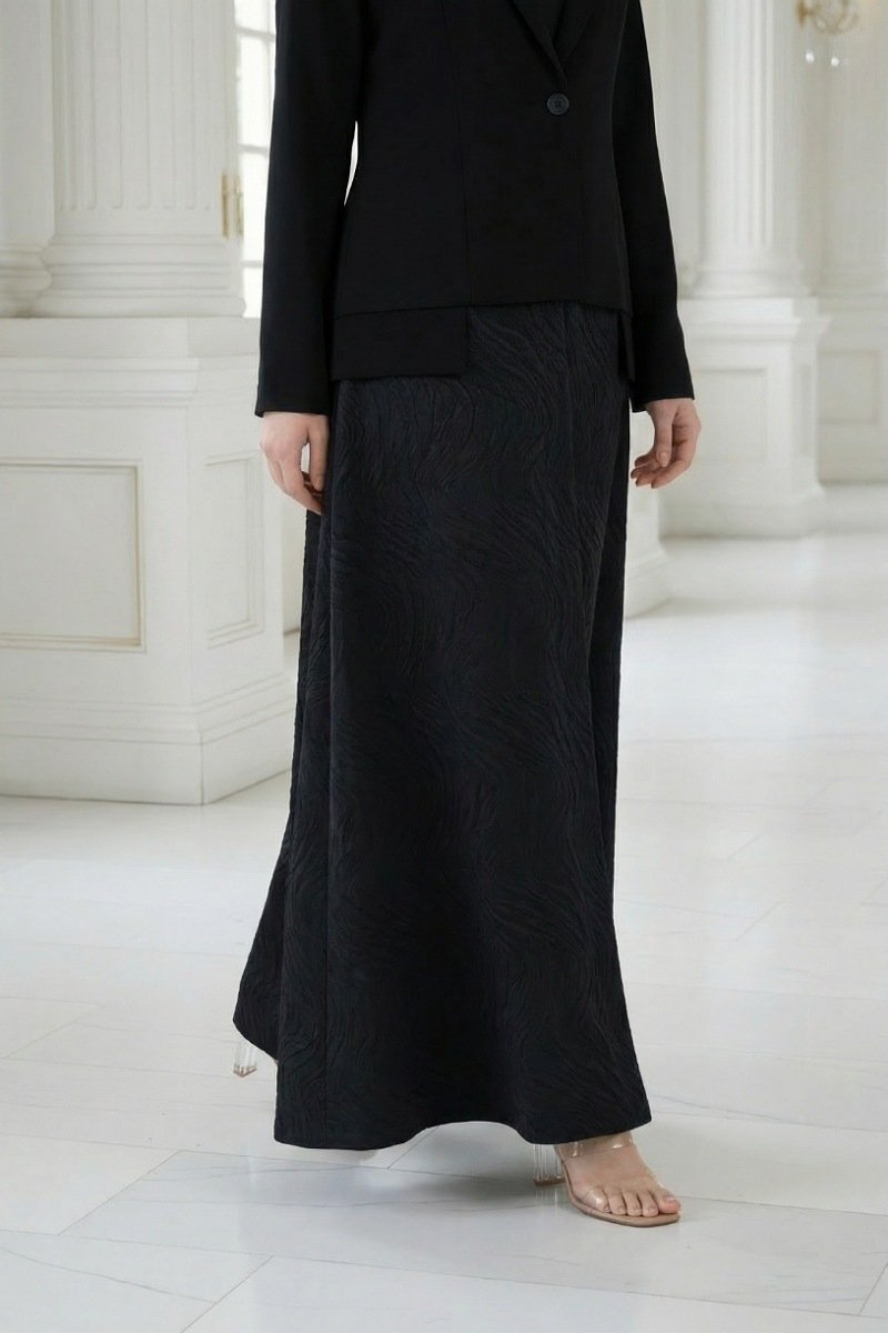 عباية كريب أسود فاخر و جاكار 095