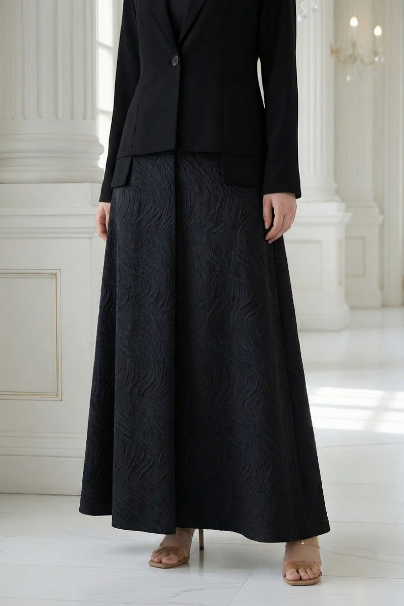 عباية كريب أسود فاخر و جاكار 095