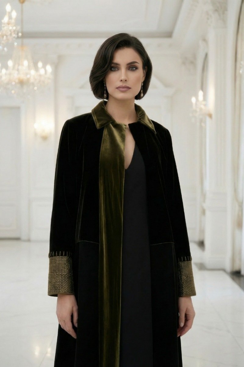  عباية رقم 010118 من قماش الكريب الأسود الفاخر الداكن المطفي مع مخمل زيتوني ذهبي داكن 