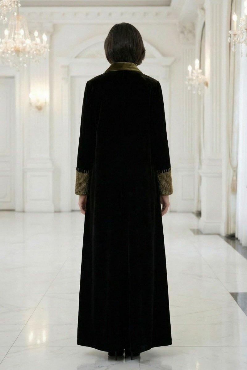  عباية رقم 010118 من قماش الكريب الأسود الفاخر الداكن المطفي مع مخمل زيتوني ذهبي داكن 