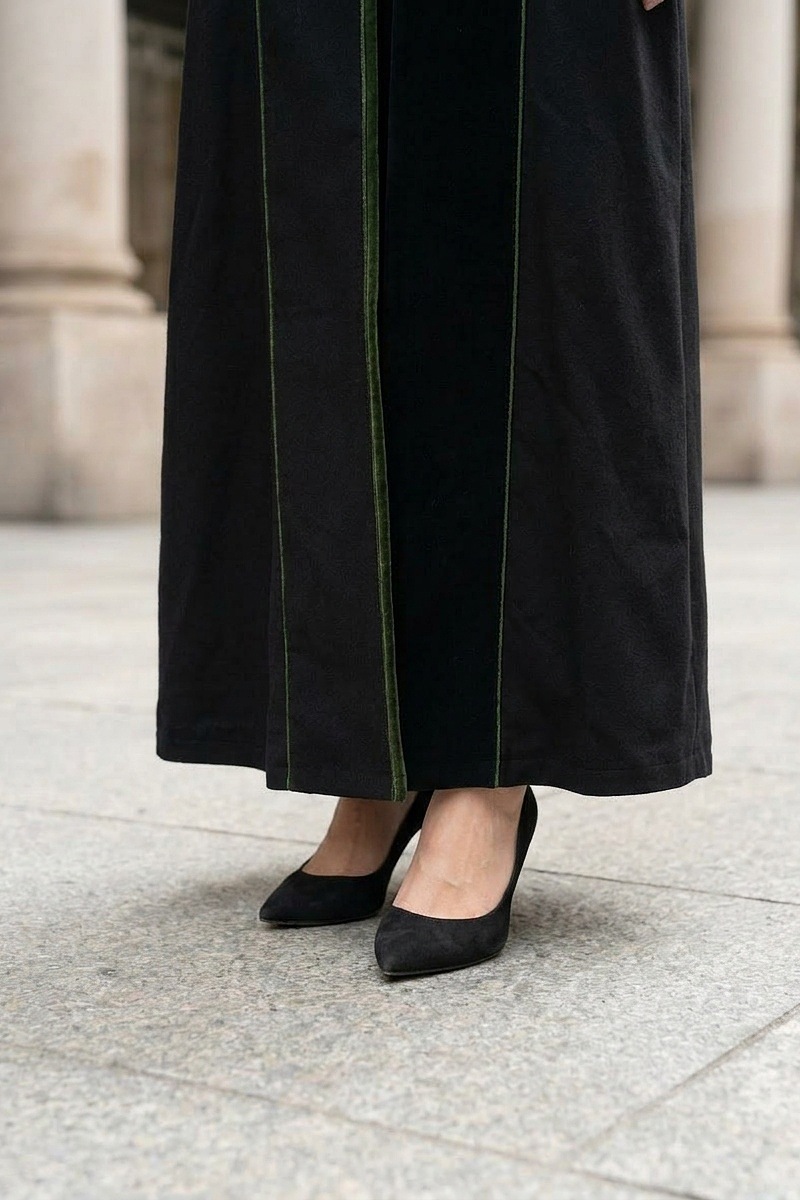 عباية كان أسود فاخر مع جاكار ومخمل خفيف 010135