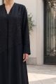 عباية كريب أسود قاتم مع جاكار منقوش بأناقة 01019