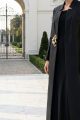 عباية من قماش التافتا الناعم الفاخر بلون أسود 010161