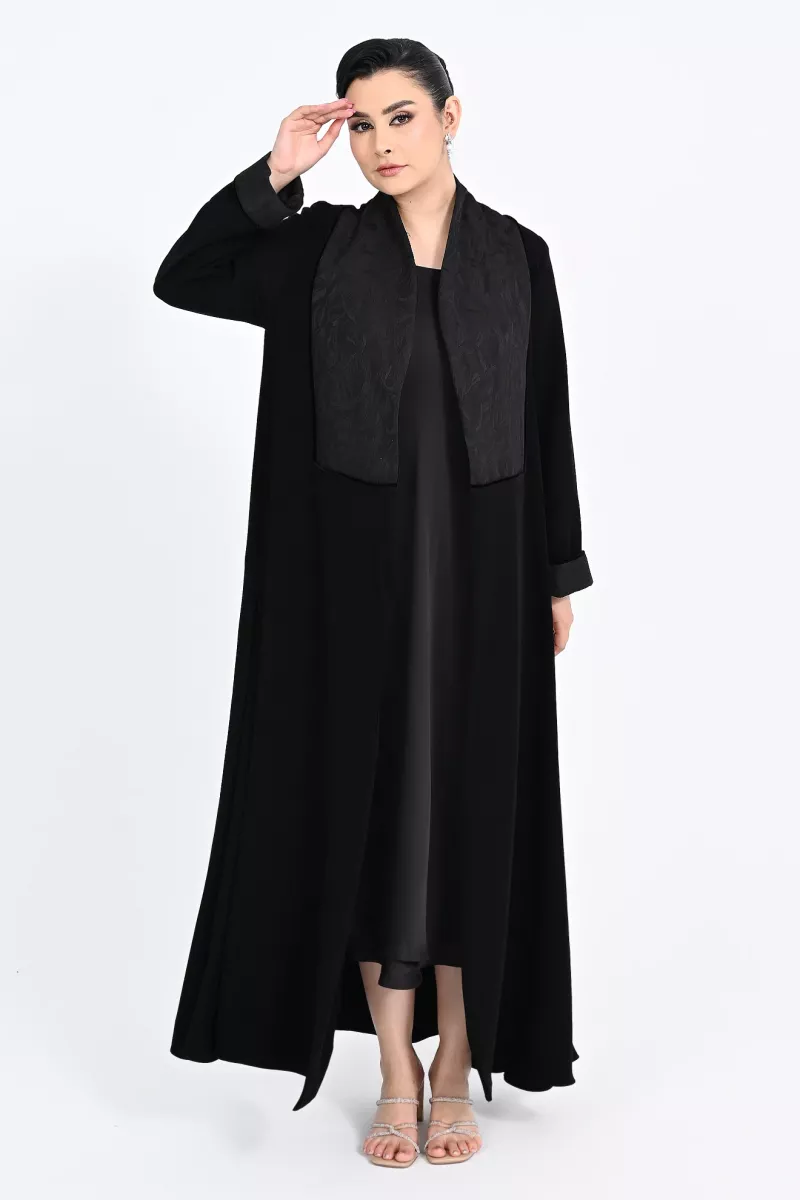 عباية كريب أسود مع جاكار 01010