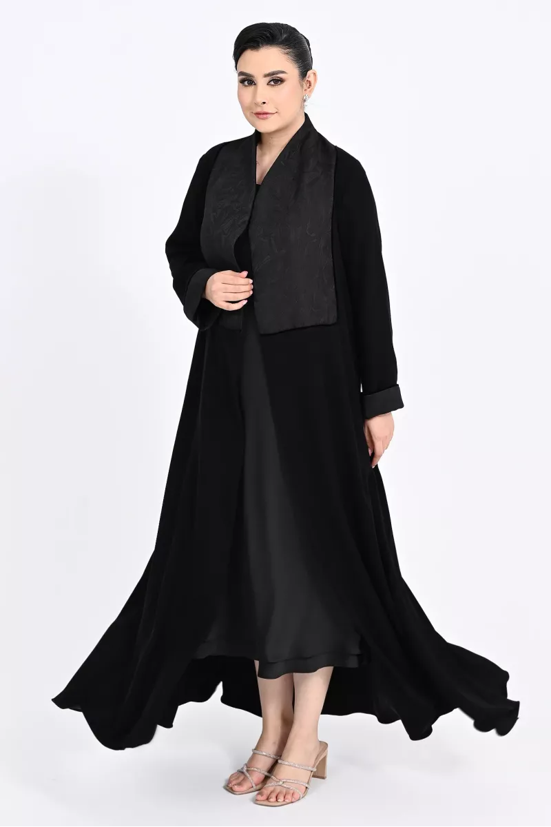 عباية كريب أسود مع جاكار 01010