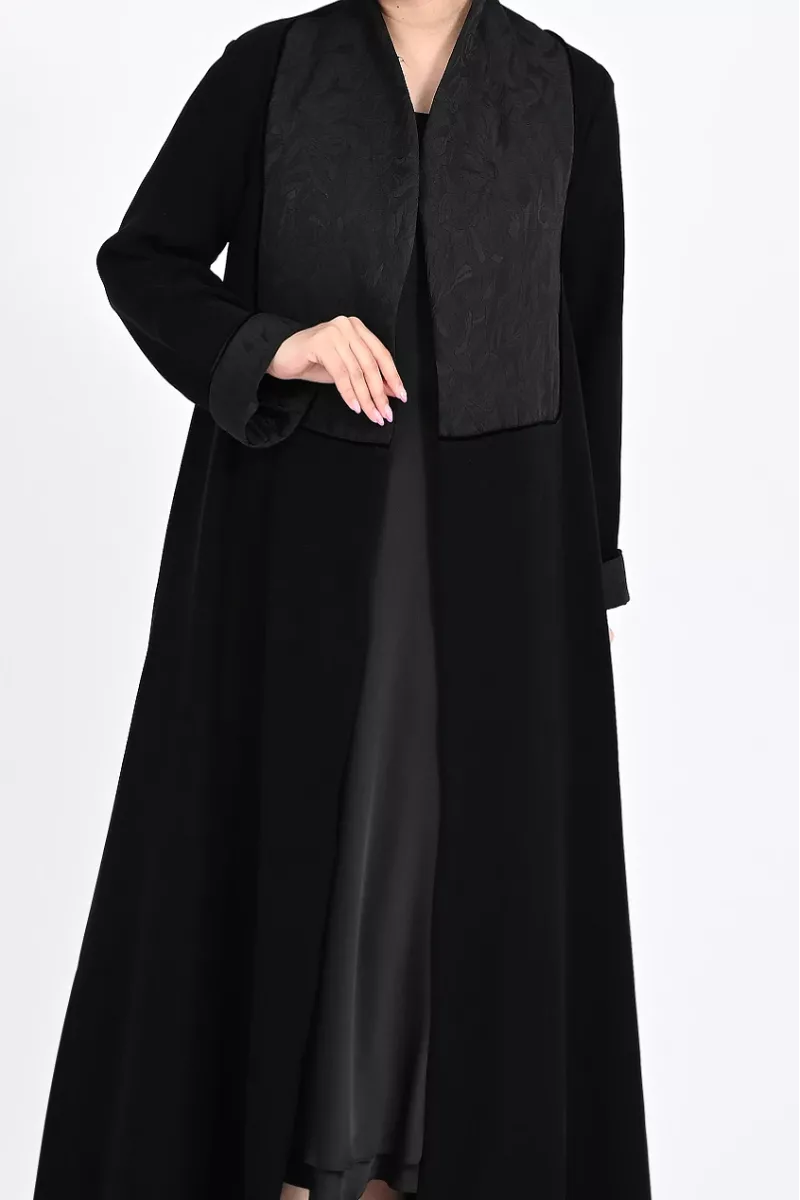 عباية كريب أسود مع جاكار 01010