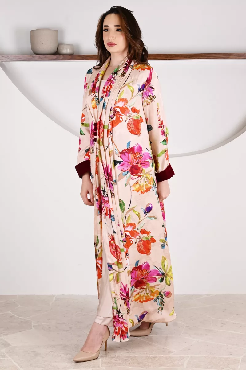 عباية 01059 عباية بليزر متداخلة القطع من قماش رايون مطبوع عباية 01059 عباية بليزر متداخلة القطع من قماش رايون مطبوع