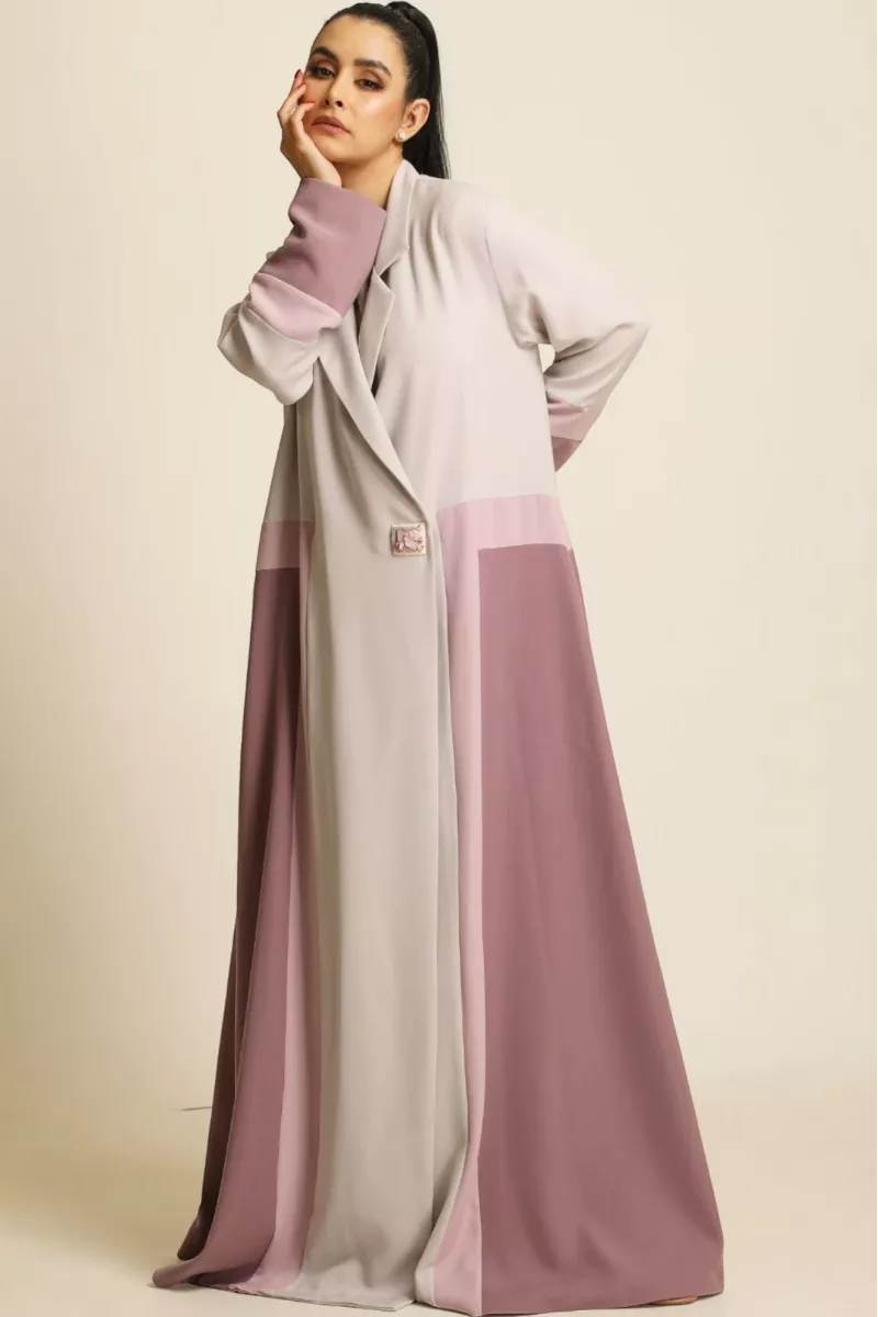 عباية كريب ناعم ملونة 068 عباية كريب ناعم ملونة 068