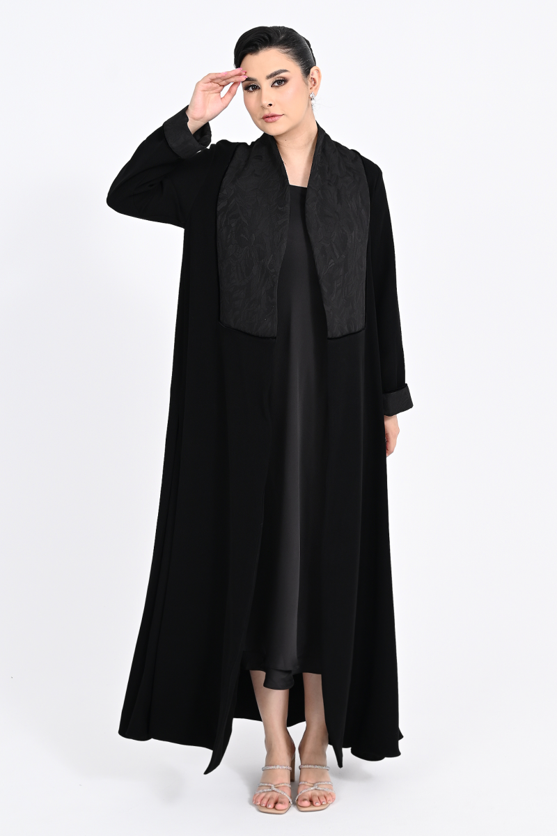 عباية كريب أسود مع جاكار 01010 عباية كريب أسود مع جاكار 01010