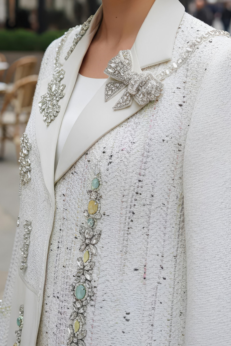 عباية بلاتيه من الألوان الهادئة 01090 عباية بلاتيه من الألوان الهادئة 01090