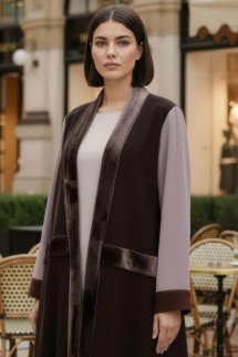 عباية 01039 كريب مع مخمل و حواف برونزية